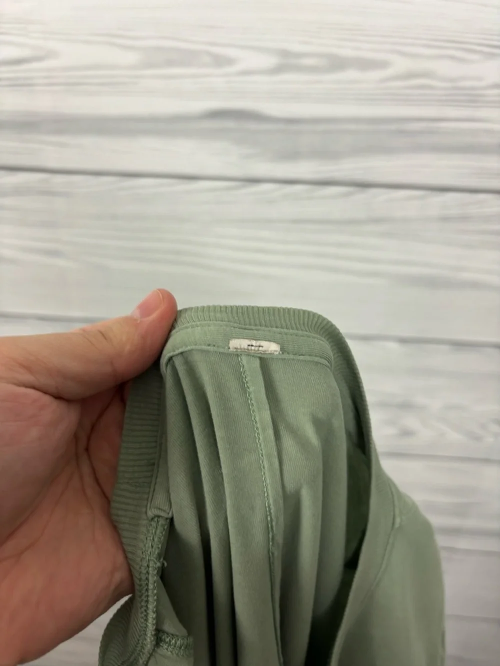 Lululemon Long Sleeve Crewneck green shirt size 8/10 (M/L)?